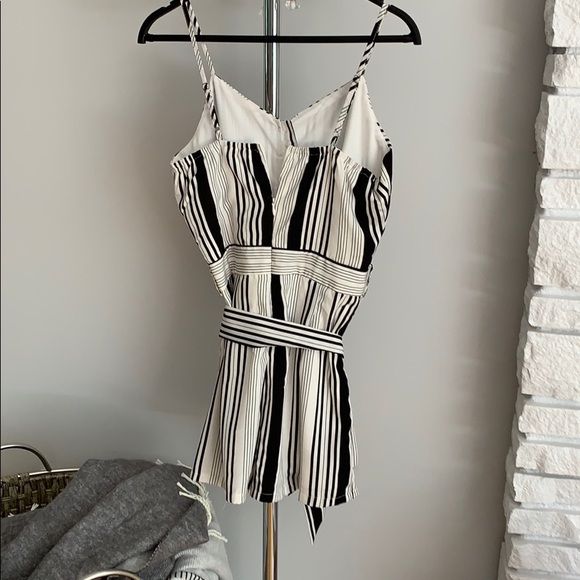 Boohoo shorts romper black and white strips - Picture 2 of 5